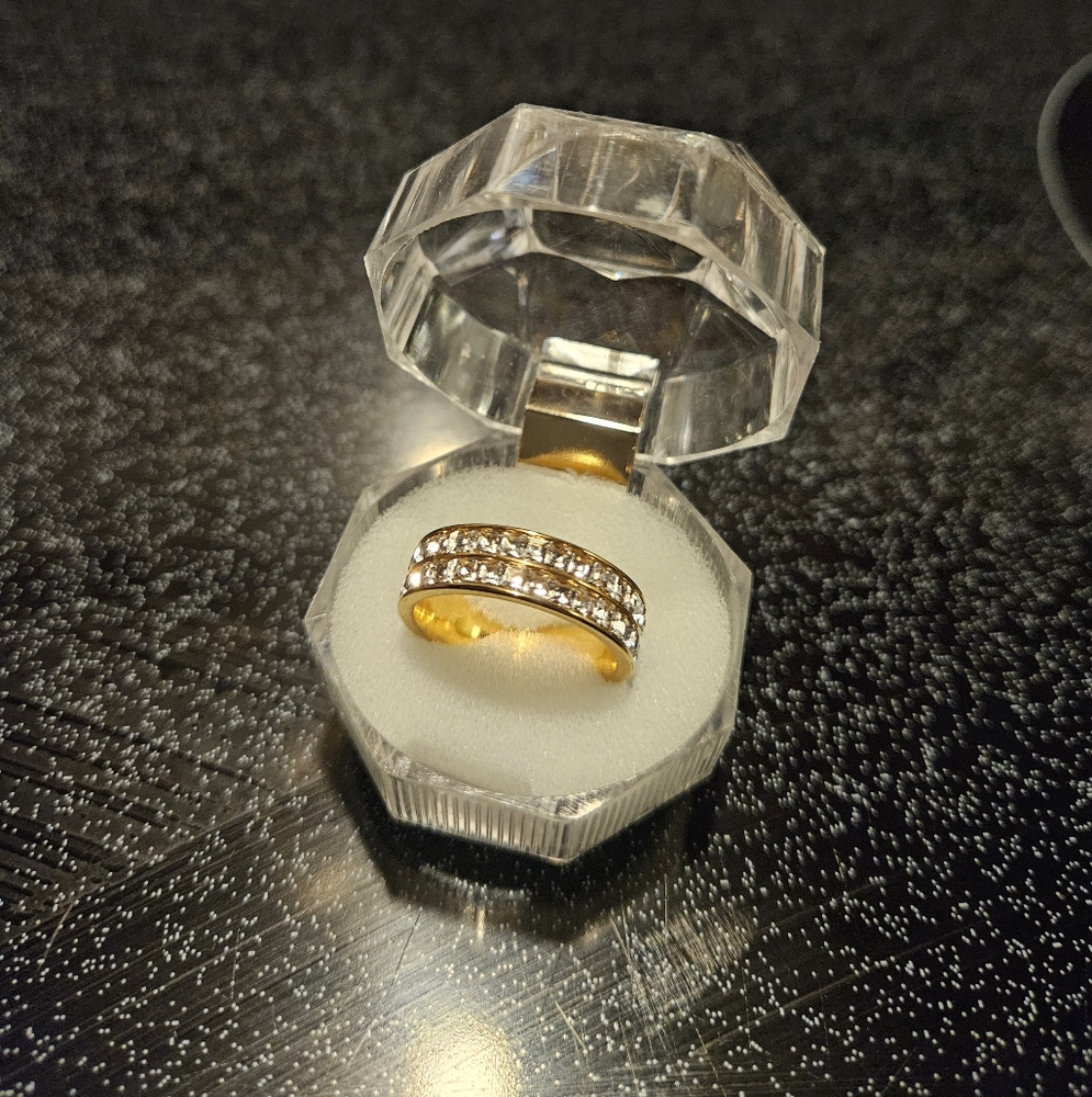 Elegant Gold Plated Women's Ring